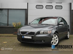 Volvo S40 - 2.4 Momentum | Cruise | ECC | High Perf. Audio | afn. Trekhaak | YOUNGTIMER