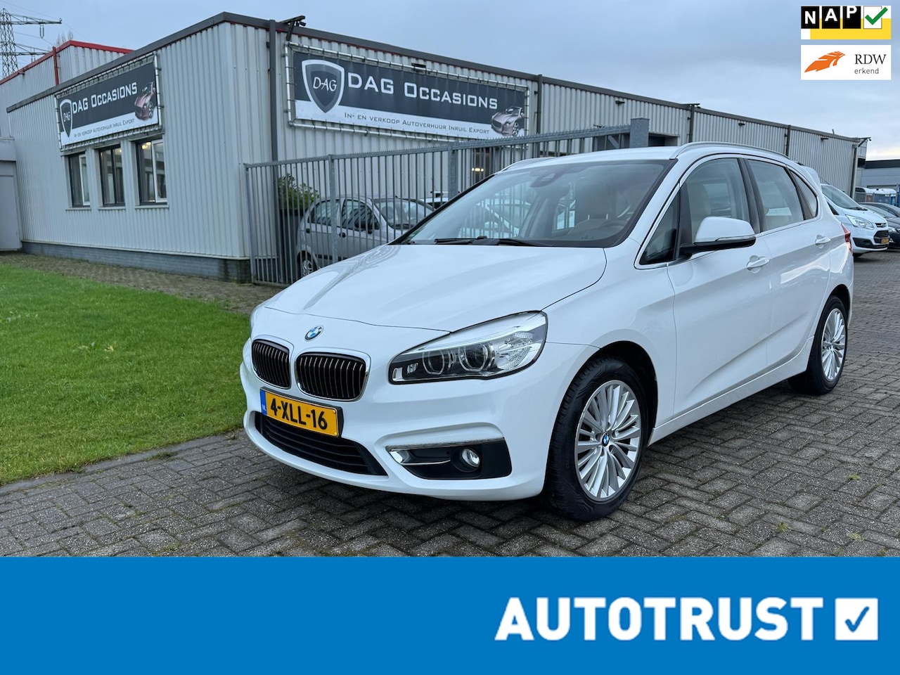 BMW 2-serie Active Tourer - 218i Executive NAVI|XENON|PDC|LEER|TREKHAAK - AutoWereld.nl