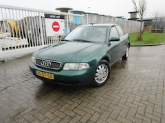 Audi A4 Limousine - 1.6 Automaat niet 100%