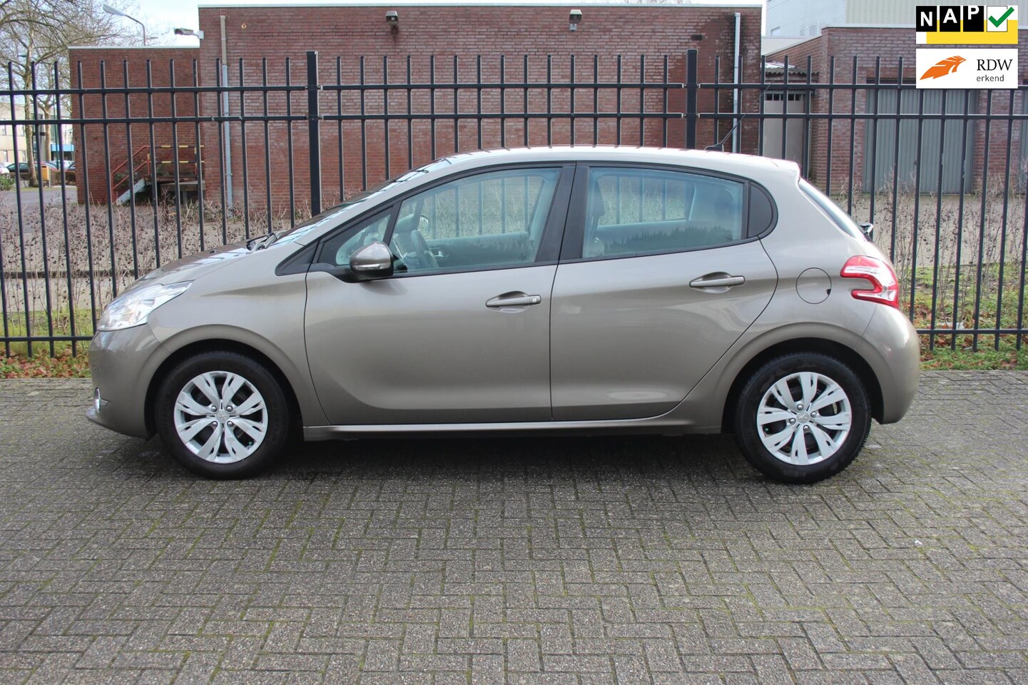 Peugeot 208 - 1.2 Vti Envy 1.2 VTi Envy - AutoWereld.nl