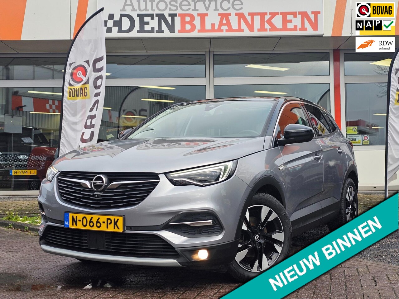 Opel Grandland X - 1.2 Turbo Innovation Automaat BJ.12-2017 / Panodak / Navi / Leder / Led Koplampen / Trekha - AutoWereld.nl