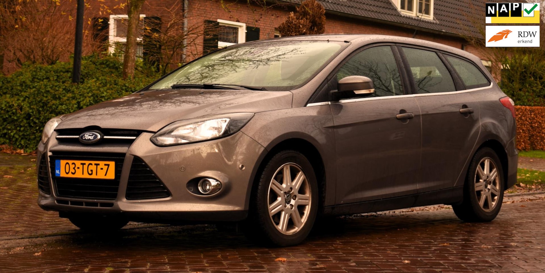 Ford Focus Wagon - 1.6 EcoBoost Lease Titanium Met Trekhaak Airco en Navi! - AutoWereld.nl