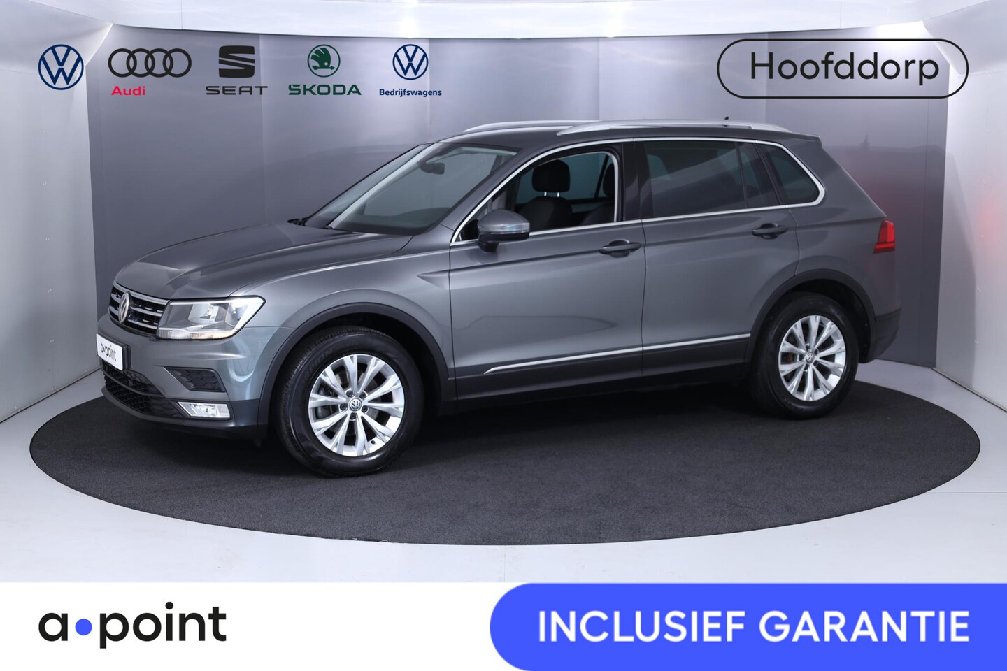 Volkswagen Tiguan - 1.4 TSI Connected Series tsi/125pk 6bak| Navi| Alarm| parksensors| extra getint glas - AutoWereld.nl