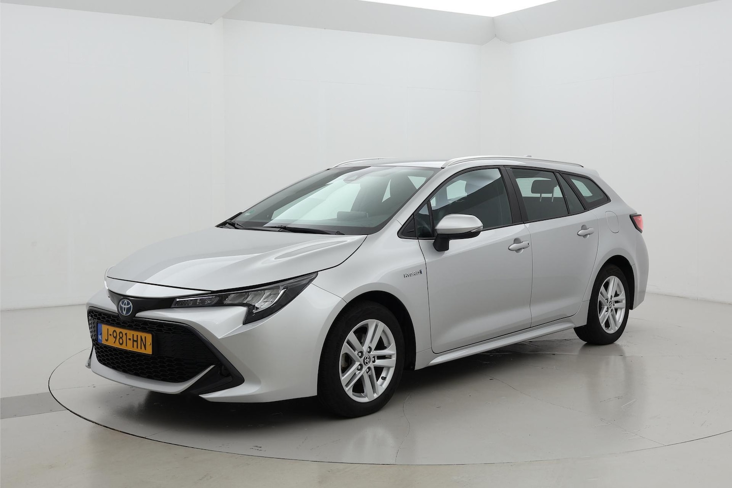 Toyota Corolla Touring Sports - 1.8 Hybrid Active Apple\Android Automaat - AutoWereld.nl