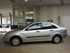 Ford Focus - 1.6-16V Ghia