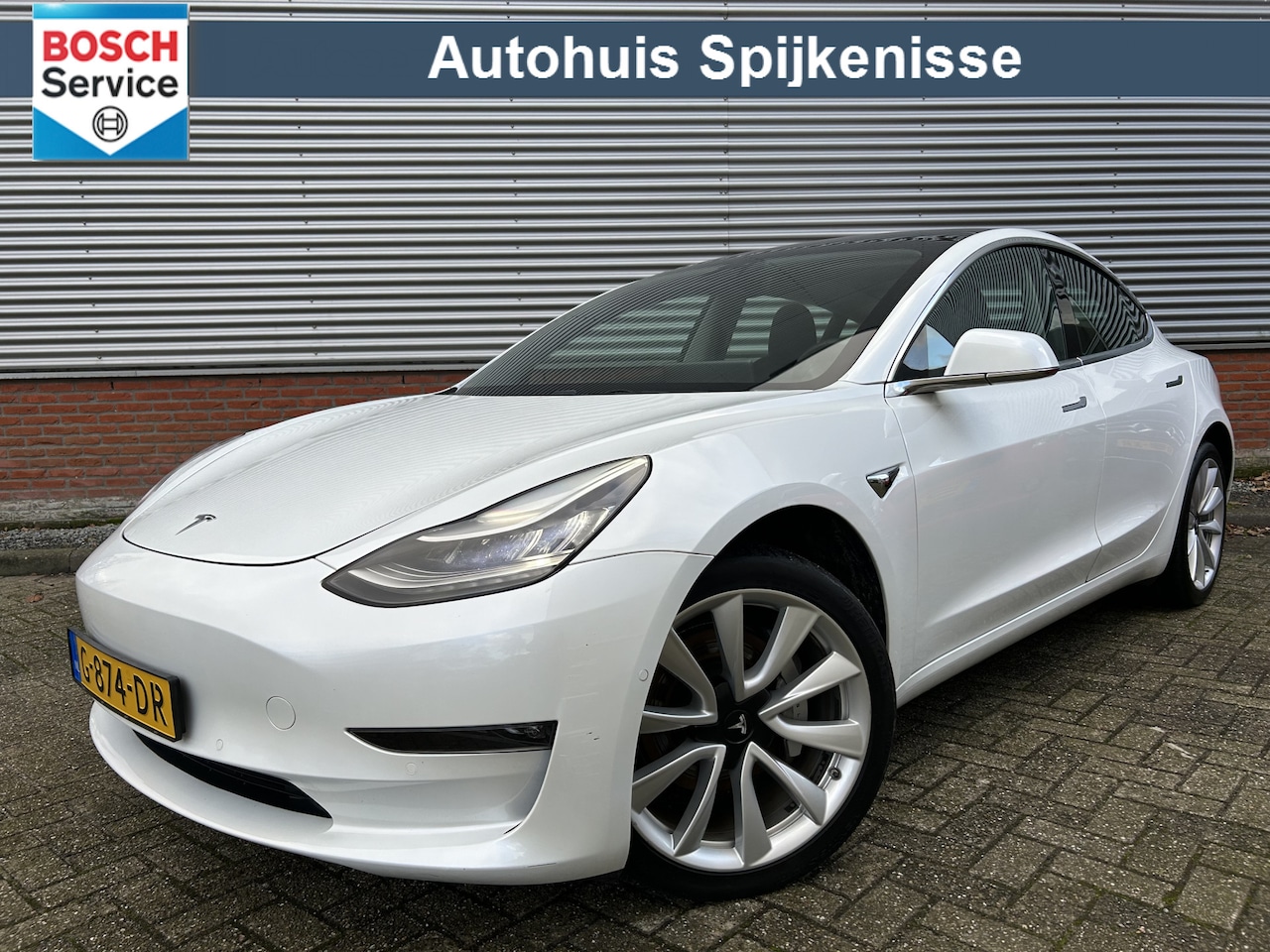 Tesla Model 3 - Standard RWD Plus 60 kWh | Panoramadak | Leder | Auto Pilot - AutoWereld.nl