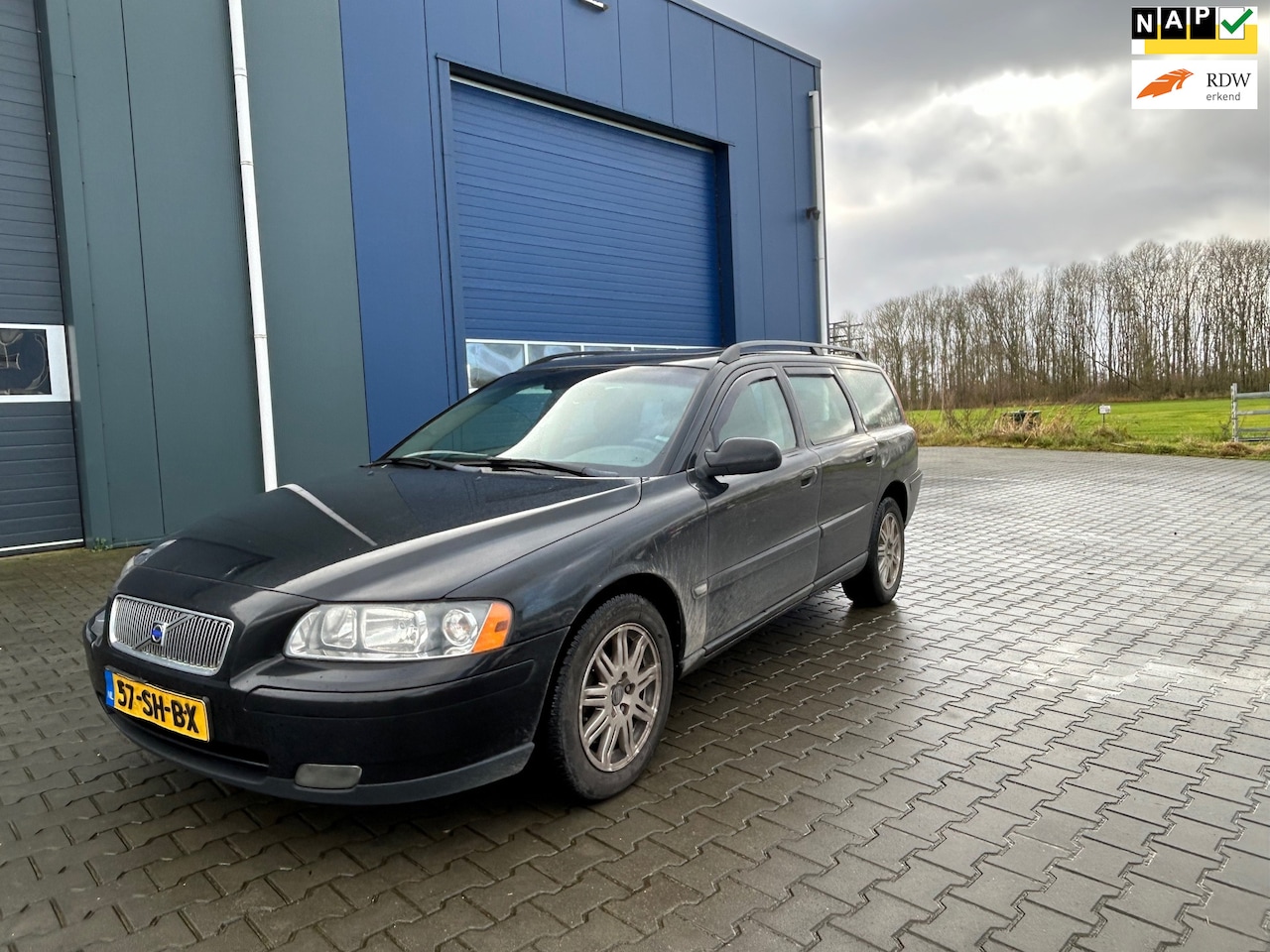 Volvo V70 - 2.5T AWD Momentum Airco Automaat - AutoWereld.nl