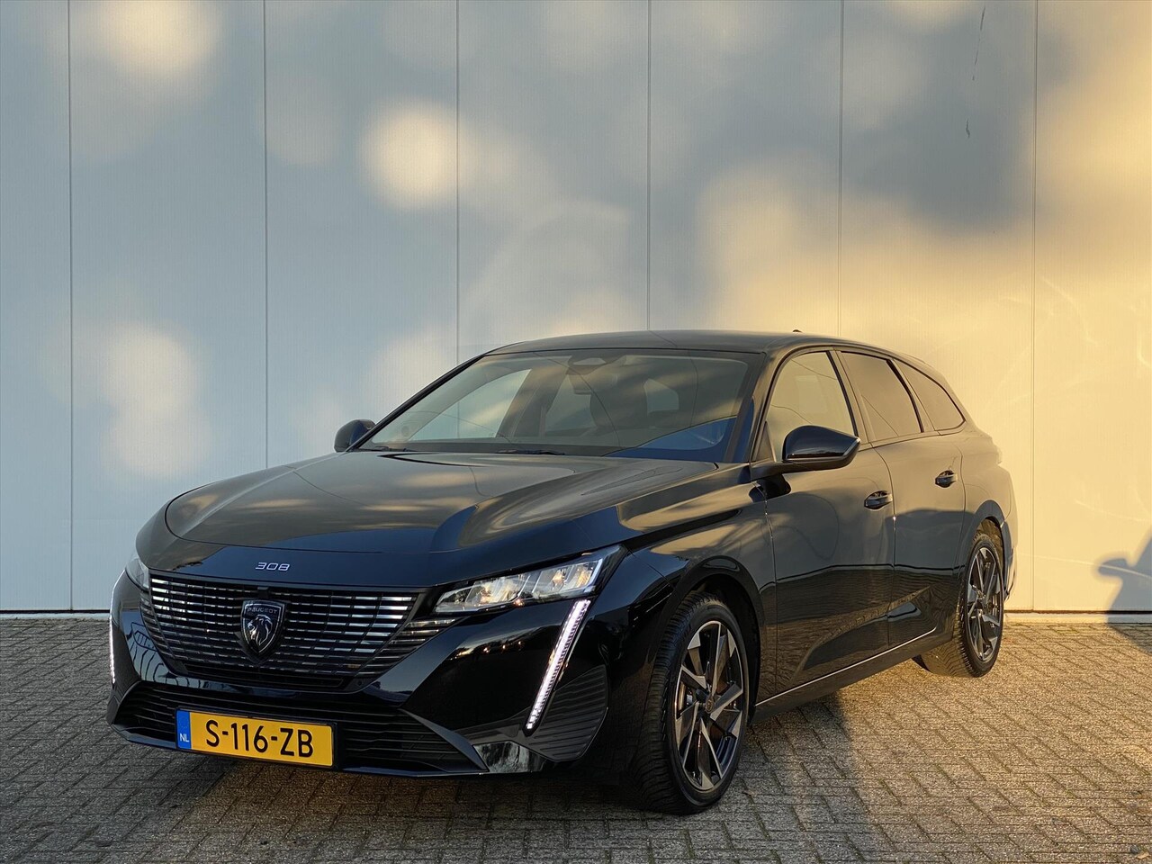 Peugeot 308 SW - 1.2 Puretech 130pk Allure Pack Business | Navigatie | CarPlay | Camera + Sensoren | Adapti - AutoWereld.nl