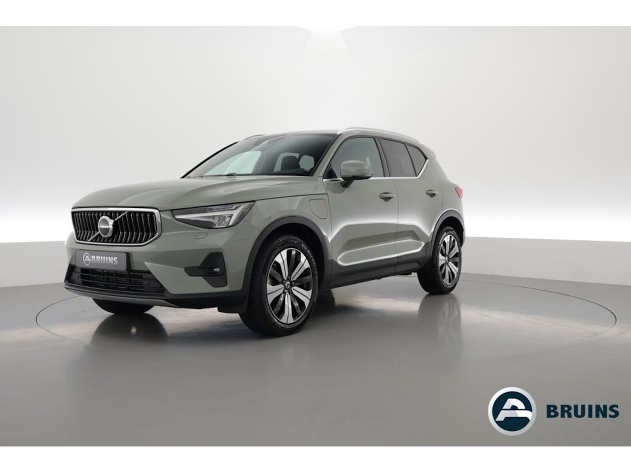 Volvo XC40 - T4 211PK Recharge Core, Camera, ACC, Blis, 19'', stoel + stuurverwarming - AutoWereld.nl