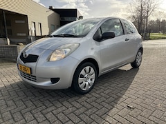 Toyota Yaris - 1.3 VVTi Terra Slechts 98071 km [ airco, audio ]