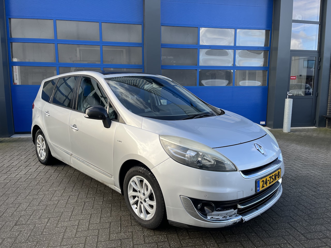 Renault Grand Scénic - 1.5 dCi 81kW Panoramadak/ Bose/ 7p./ Handel of Export - AutoWereld.nl