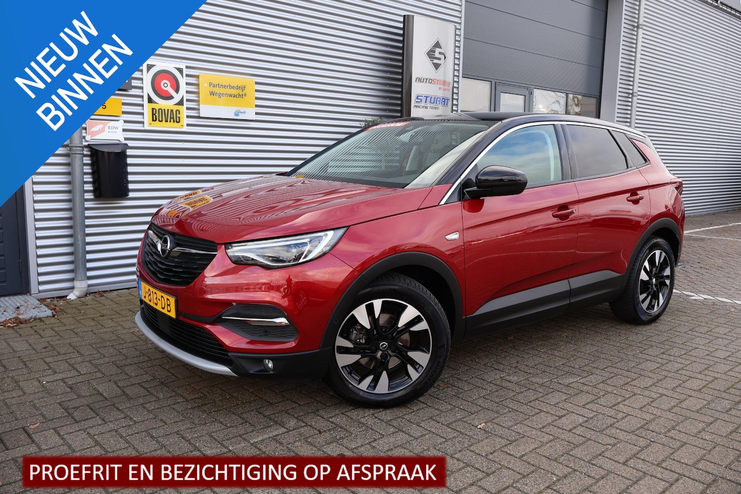 Opel Grandland X - 1.2 Turbo Business Executive Zwart dak en spiegels | Navi | Achteruitrij-camera | 130-pk | - AutoWereld.nl