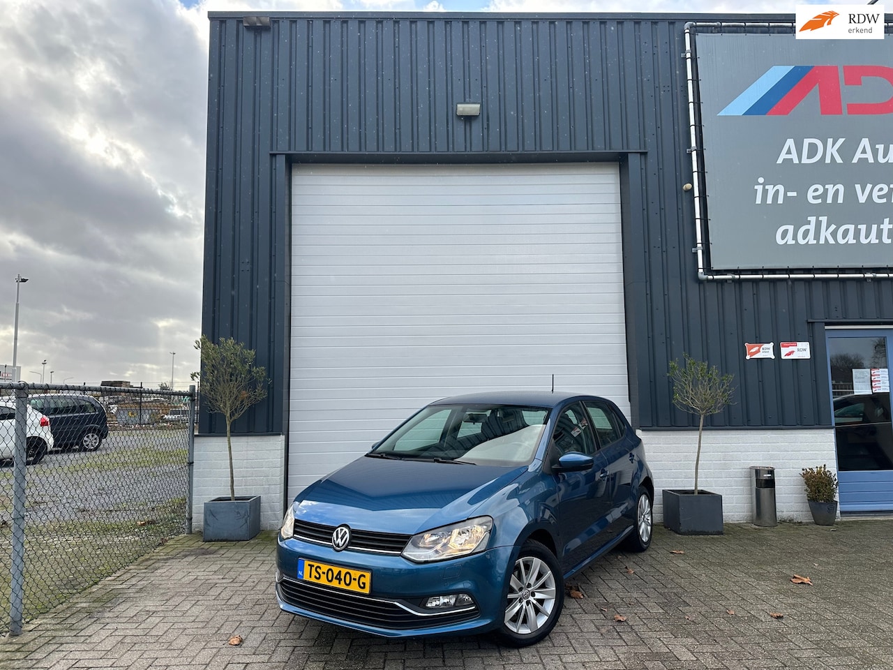 Volkswagen Polo - 1.0 First Edition STOELVERW/ 2X PDC/CLIMA/LM VELGEN - AutoWereld.nl