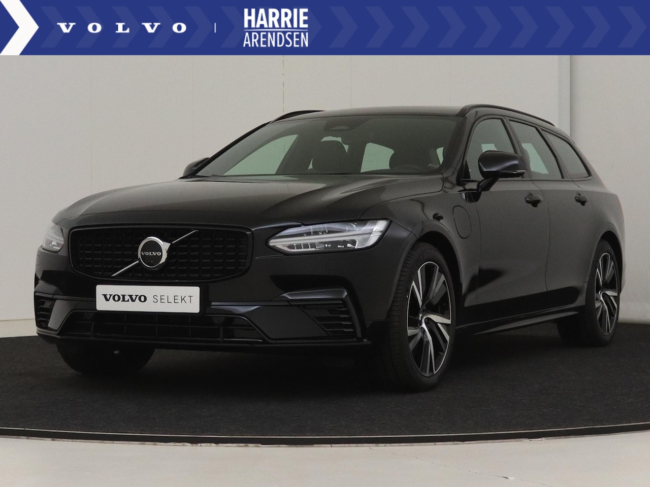 Volvo V90 - 2.0 T6 Plug-in hybrid AWD Ultimate Dark Bowers & Wilkins | Luchtvering | 360 Camera | Trek - AutoWereld.nl