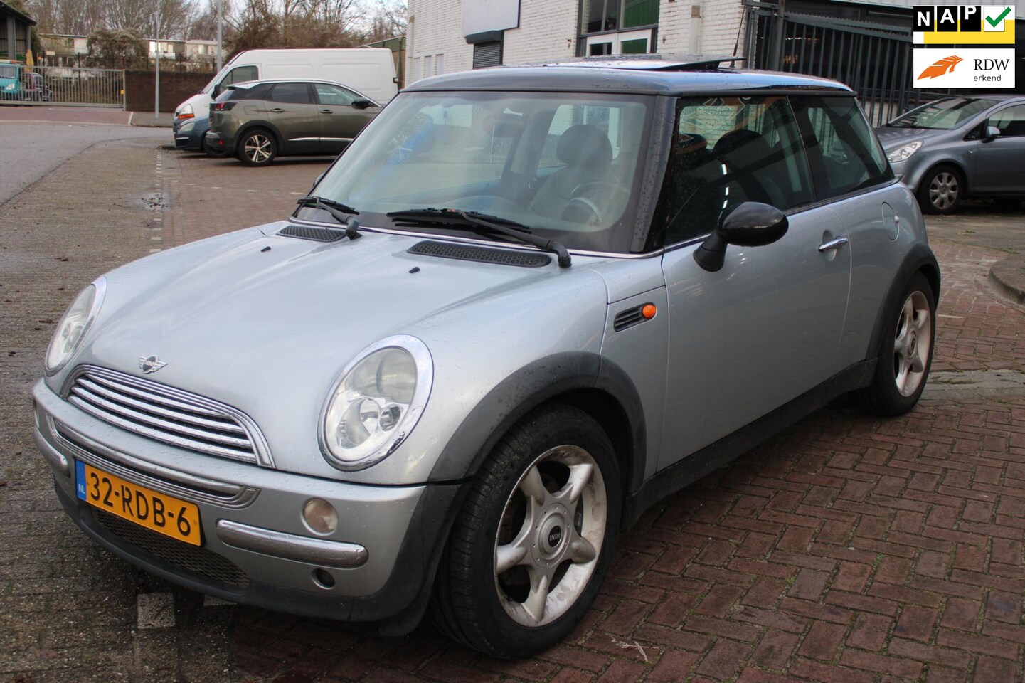 MINI Cooper - Mini 1.6 Chili | LEER | PANO | NIEUW APK | - AutoWereld.nl