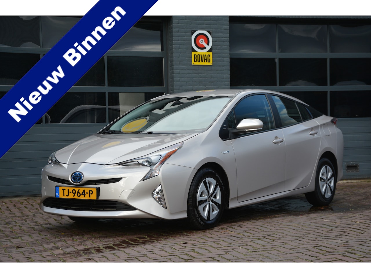 Toyota Prius - 1.8 Hybrid Dynamic - AutoWereld.nl