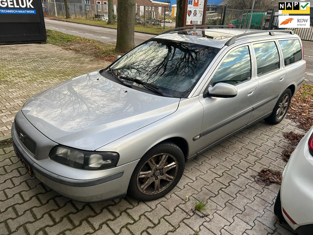 Volvo V70 - 2.4 Comfort Line 2.4 Comfort Line - AutoWereld.nl