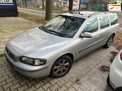 Volvo V70 - 2.4 Comfort Line|Inruil Auto|Lees Tekst350 zo mee