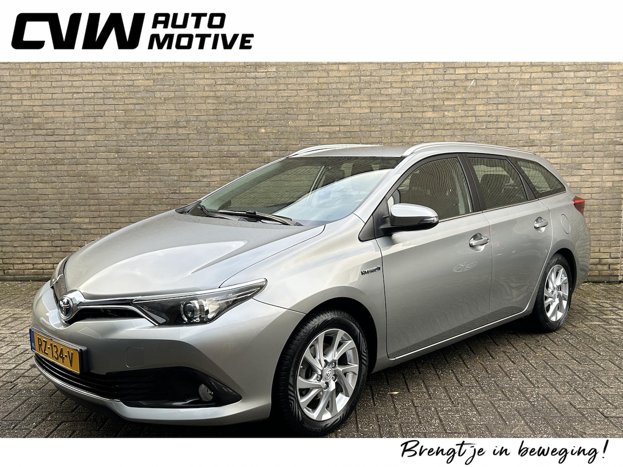 Toyota Auris Touring Sports - 1.8 Hybrid | Navigatie | Cruise control | Camera | Keyless start | Lichtmetalen velgen | A - AutoWereld.nl