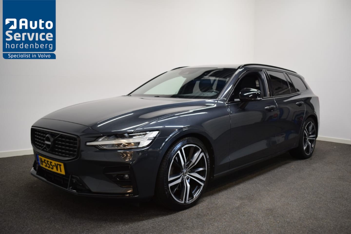 Volvo V60 - 2.0 T4 190pk AUT8 R-Design Trekhaak/ Sunroof/ Adapt. Cruise/ Standkachel/ Camera - AutoWereld.nl