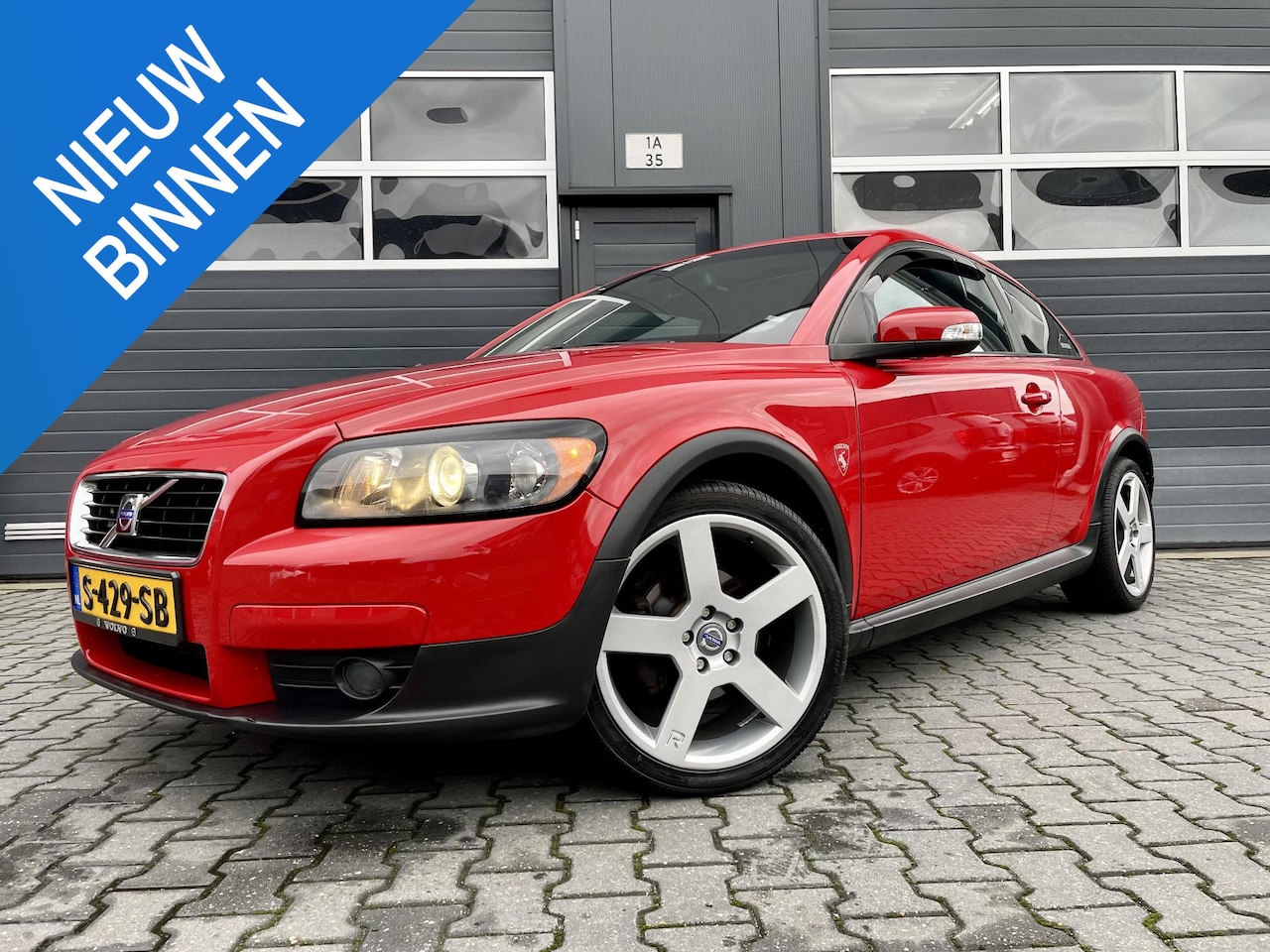 Volvo C30 - 2.0 *R-DESING VELG*145PK*DUBBEL UITLAAT RVS*SPORT! - AutoWereld.nl