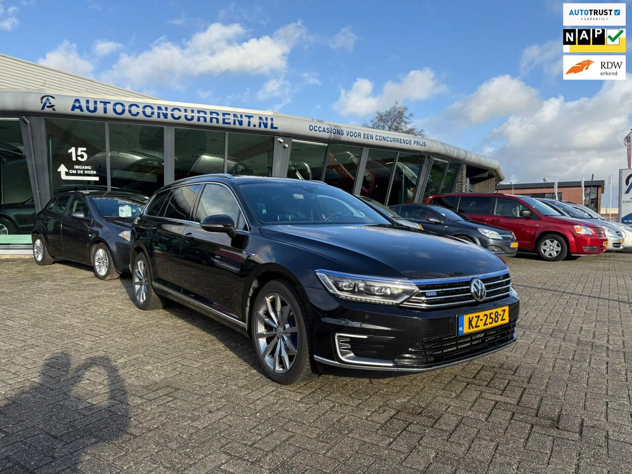 Volkswagen Passat Variant - 1.4 TSI GTE Connected Series Plus 1.4 TSI GTE Connected Series Plus, ACC, Leder, Pano, Inruil mogelijk. - AutoWereld.nl