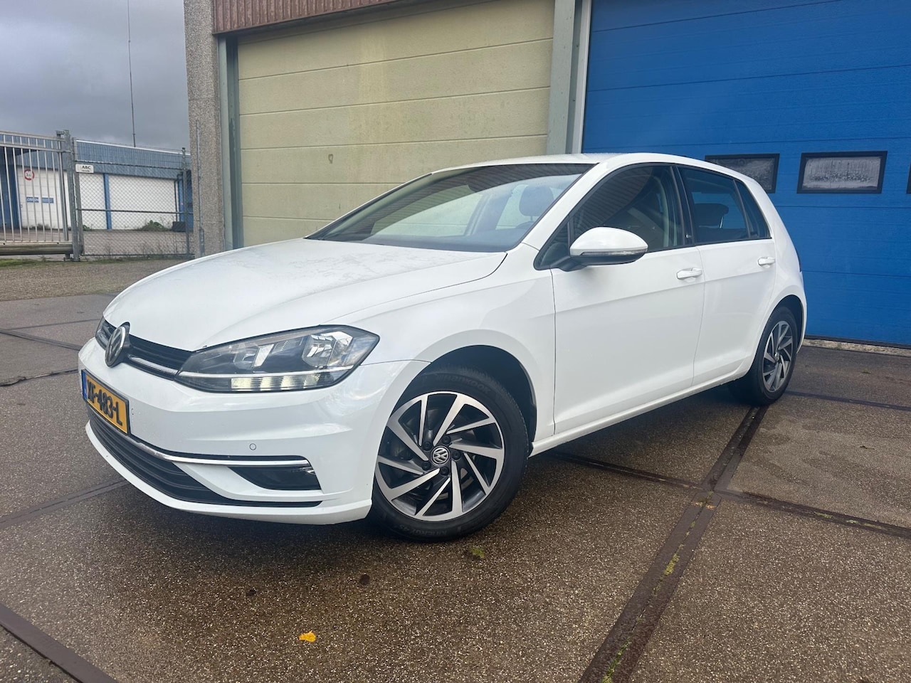 Volkswagen Golf - 1.6 TDI Comfortline Airco! Navi! WIT! 2018 201DKM NAP! - AutoWereld.nl