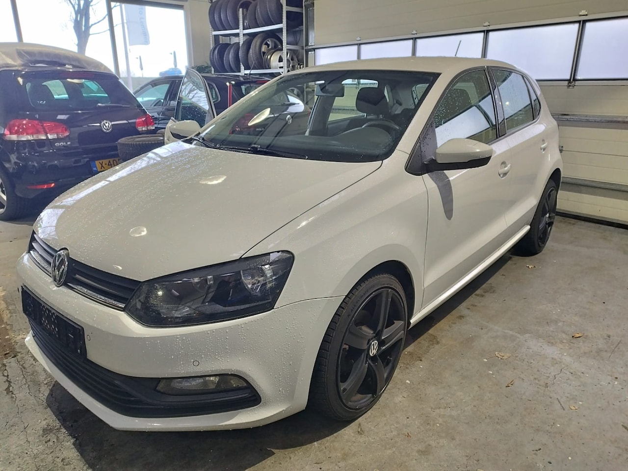 Volkswagen Polo - 1.0 ** 5X OP VOORRAAD ** 5 DRS ** Airco ** Cruise ** 2 X PDC ** LM velgen - AutoWereld.nl