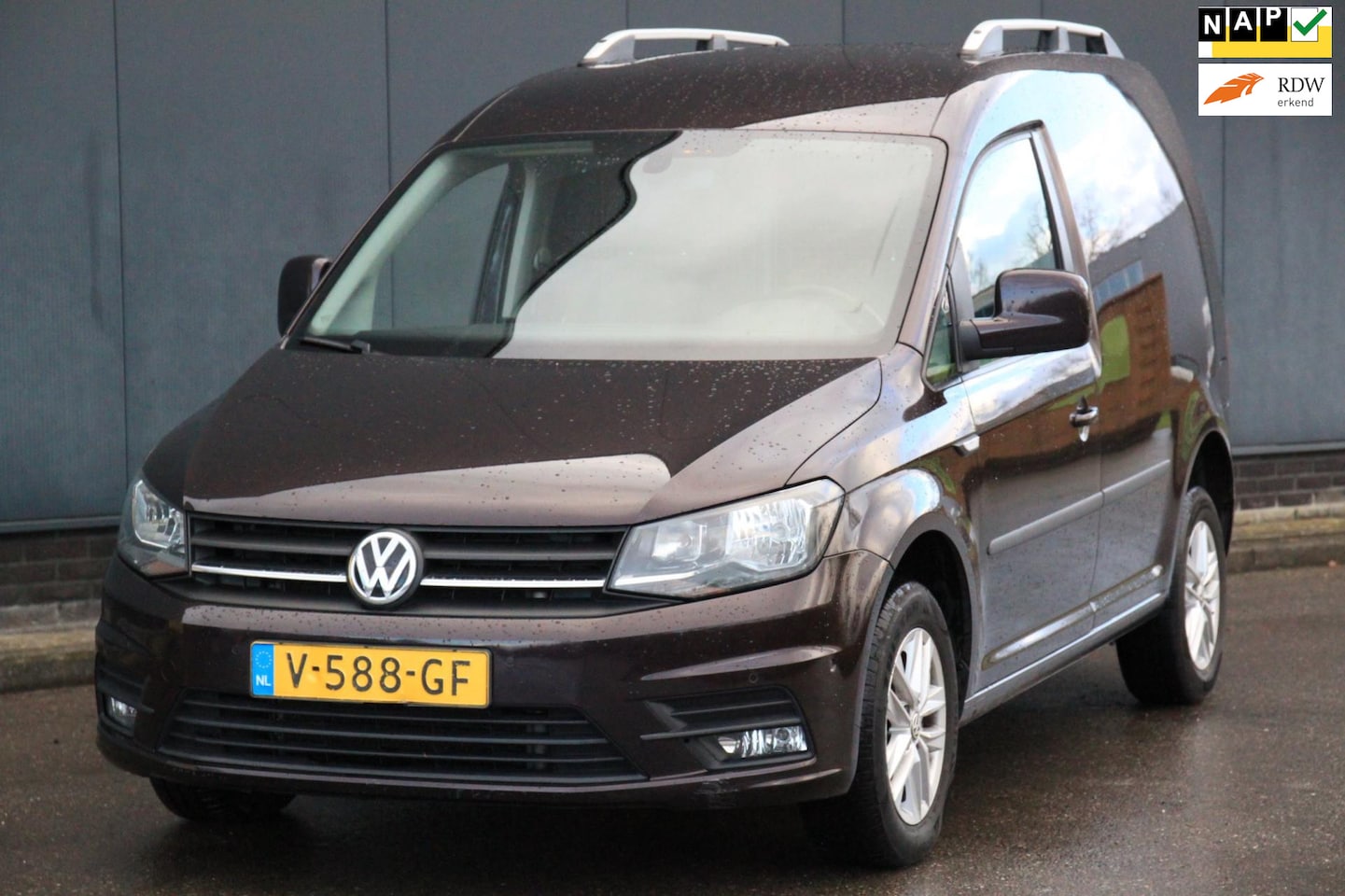 Volkswagen Caddy - 1.6 TDI L1H1 Highline Navigatie/Parkeersensor v,a/Dakrails/Lmv/1e Eigenaar - AutoWereld.nl