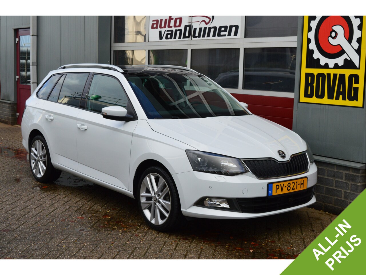 Skoda Fabia Combi - 1.0 TSI Style Business O.a: Pano, Clima, Navi, Cruise, DAB, Rijklaar, Etc. All-in prijs! - AutoWereld.nl