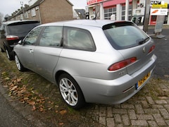 Alfa Romeo 156 Sportwagon - 1.8 T.Spark Leder Opknapper Lees tekst