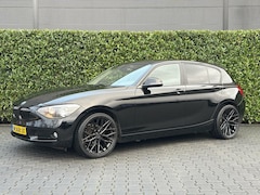 BMW 1-serie - 116i Business+ AIRCO, STOELVERWARMING, LICHTMETAAL 19"