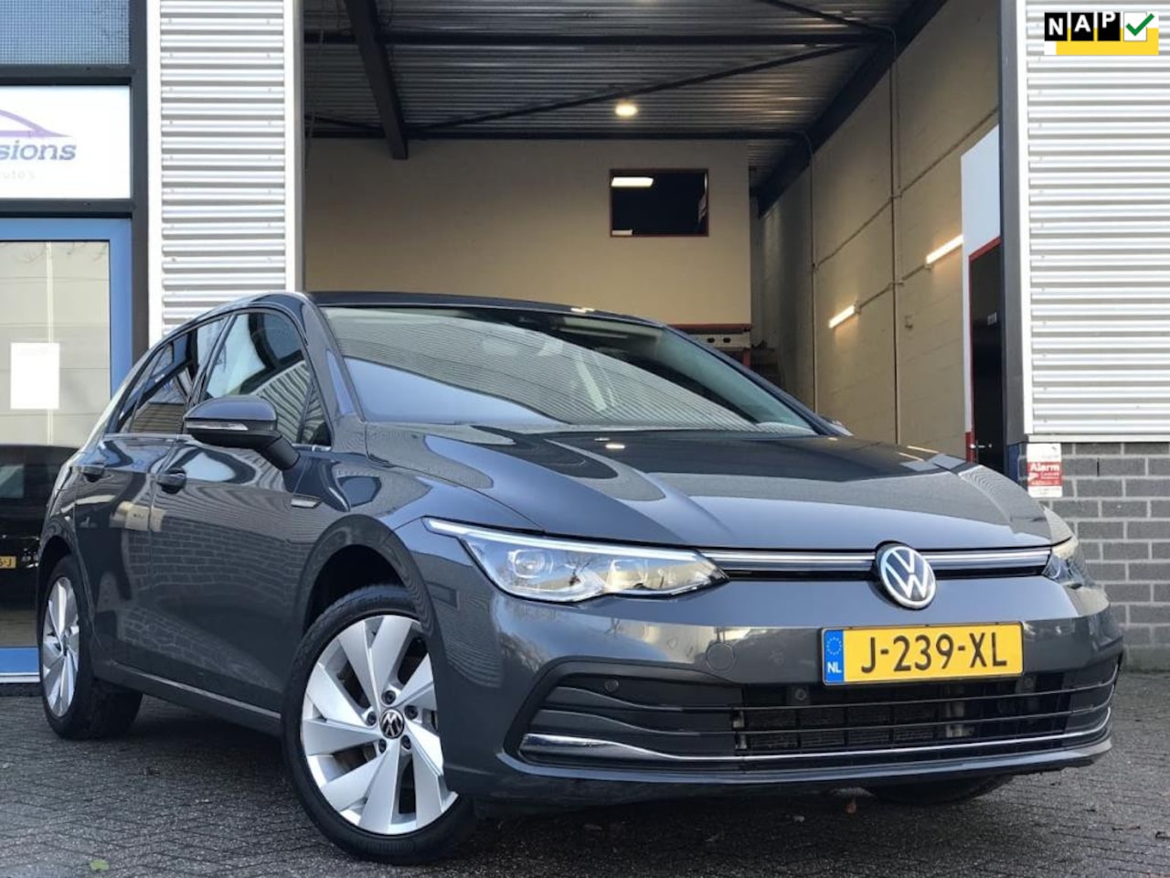 Volkswagen Golf - 8 1.5 eTSI Style DSG|IQ Light|Memory|2020 - AutoWereld.nl