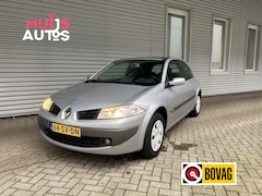 Renault Mégane - 1.6-16V Dynamique Luxe