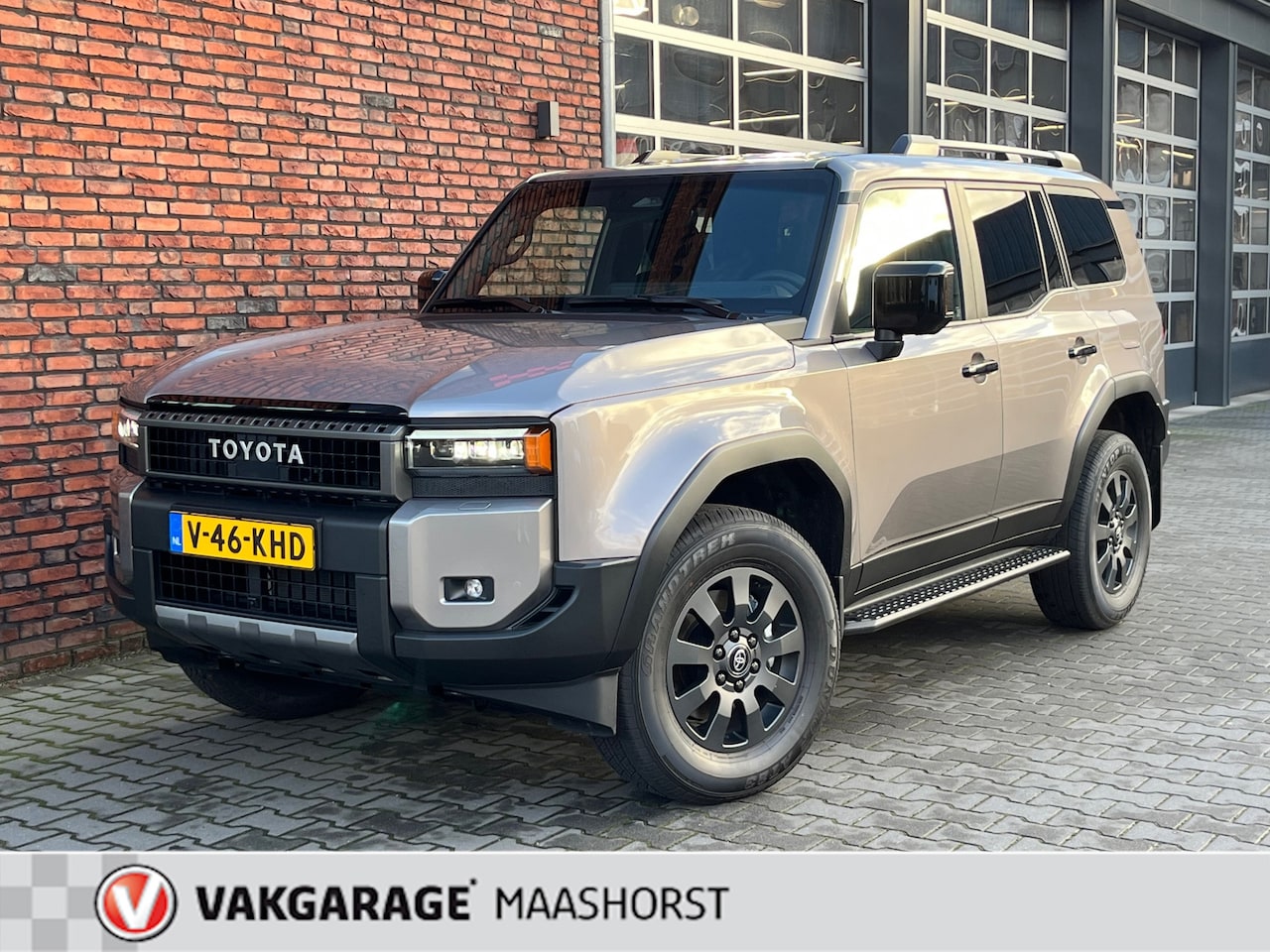 Toyota Land Cruiser - 2.8 D-4D Blind Van Navigator Nieuwe Model VOORRAAD 360°Camera/Adapt.Cruise/PDC/LED/DAB/Cli - AutoWereld.nl