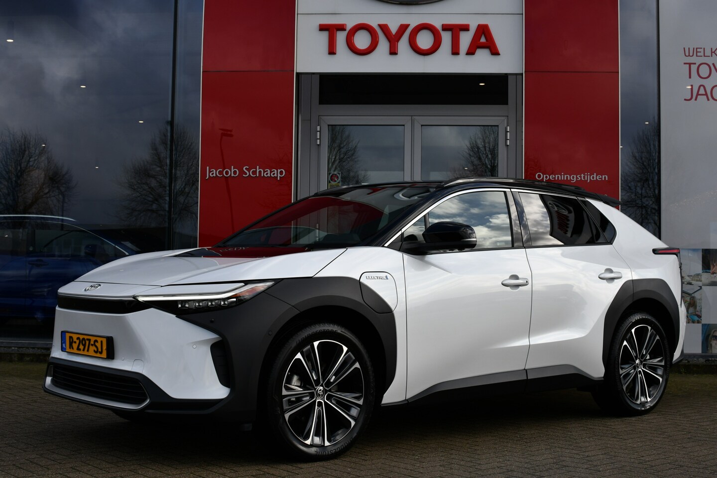 Toyota bZ4X - Launch Edition Premium 71 kWh 204pk | 20'' Lichtmetalen velgen | PDC vóór- & achter | 360° - AutoWereld.nl