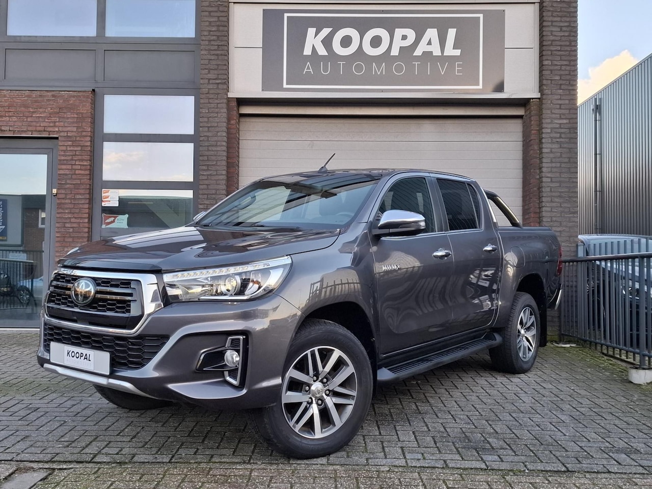 Toyota HiLux - 2.4 D-4D-F D-Cab AUT Executive | BE-trekker | 5-zits | NAP - AutoWereld.nl