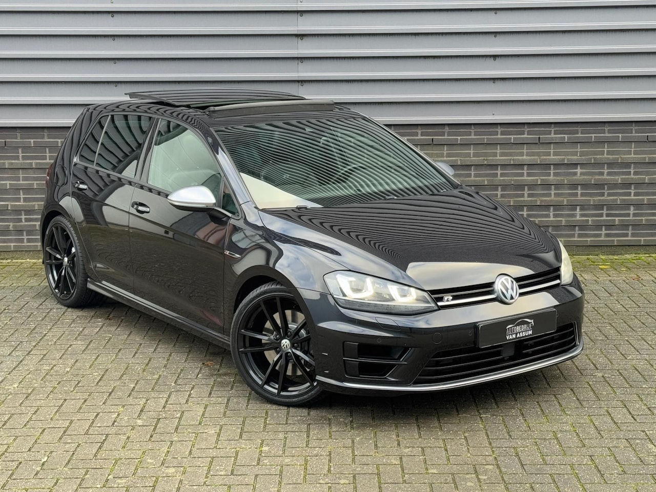 Volkswagen Golf - 2.0 TSI R 4Motion | Carplay | Pano | Camera - AutoWereld.nl