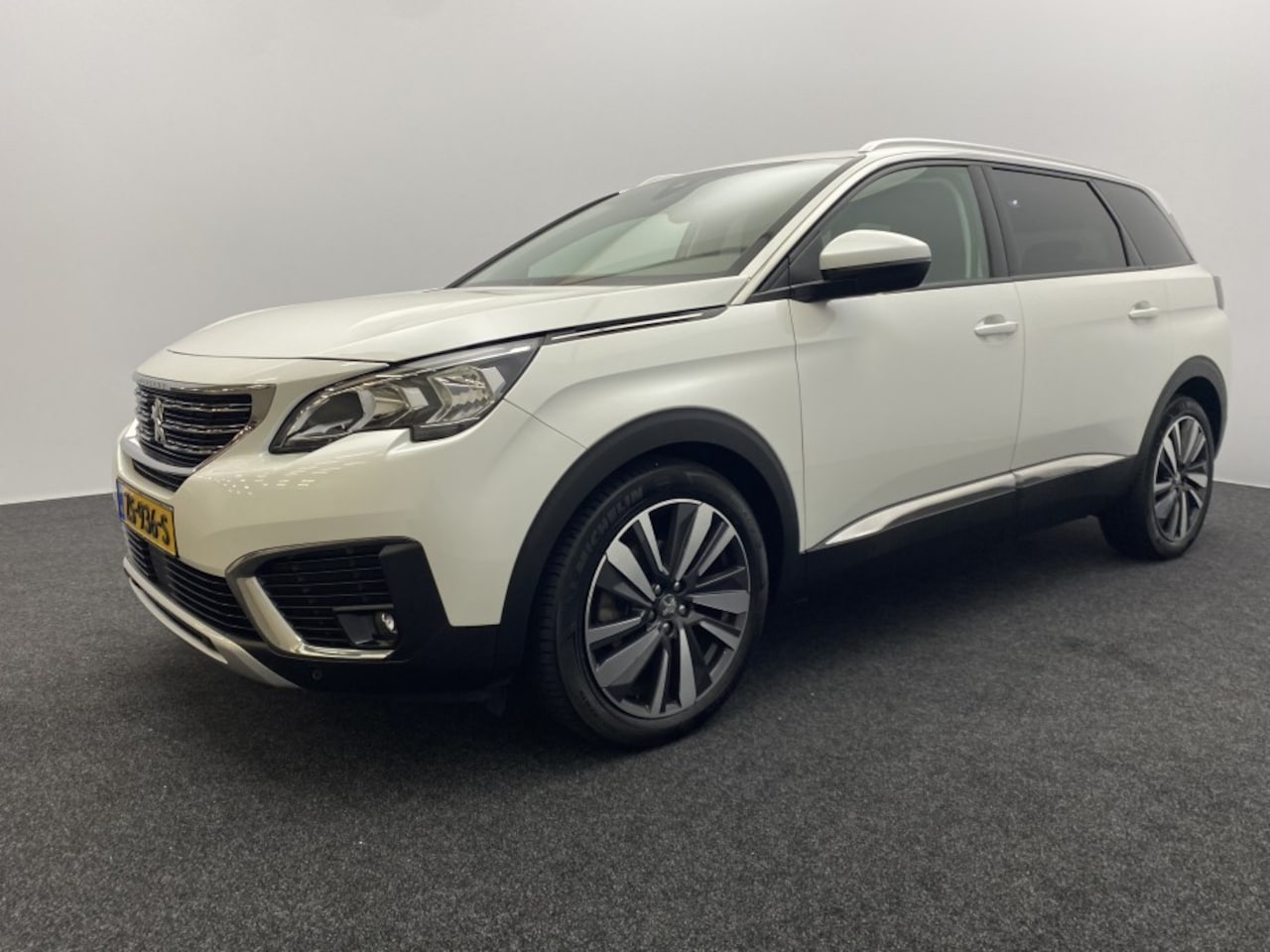 Peugeot 5008 - 1.2 PureTech Blue Lease Premium 1.2 PureTech Blue Lease Premium - AutoWereld.nl