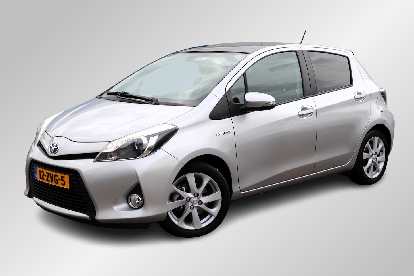 Toyota Yaris - 1.5 Hybrid Dynamic Panoramadak - AutoWereld.nl