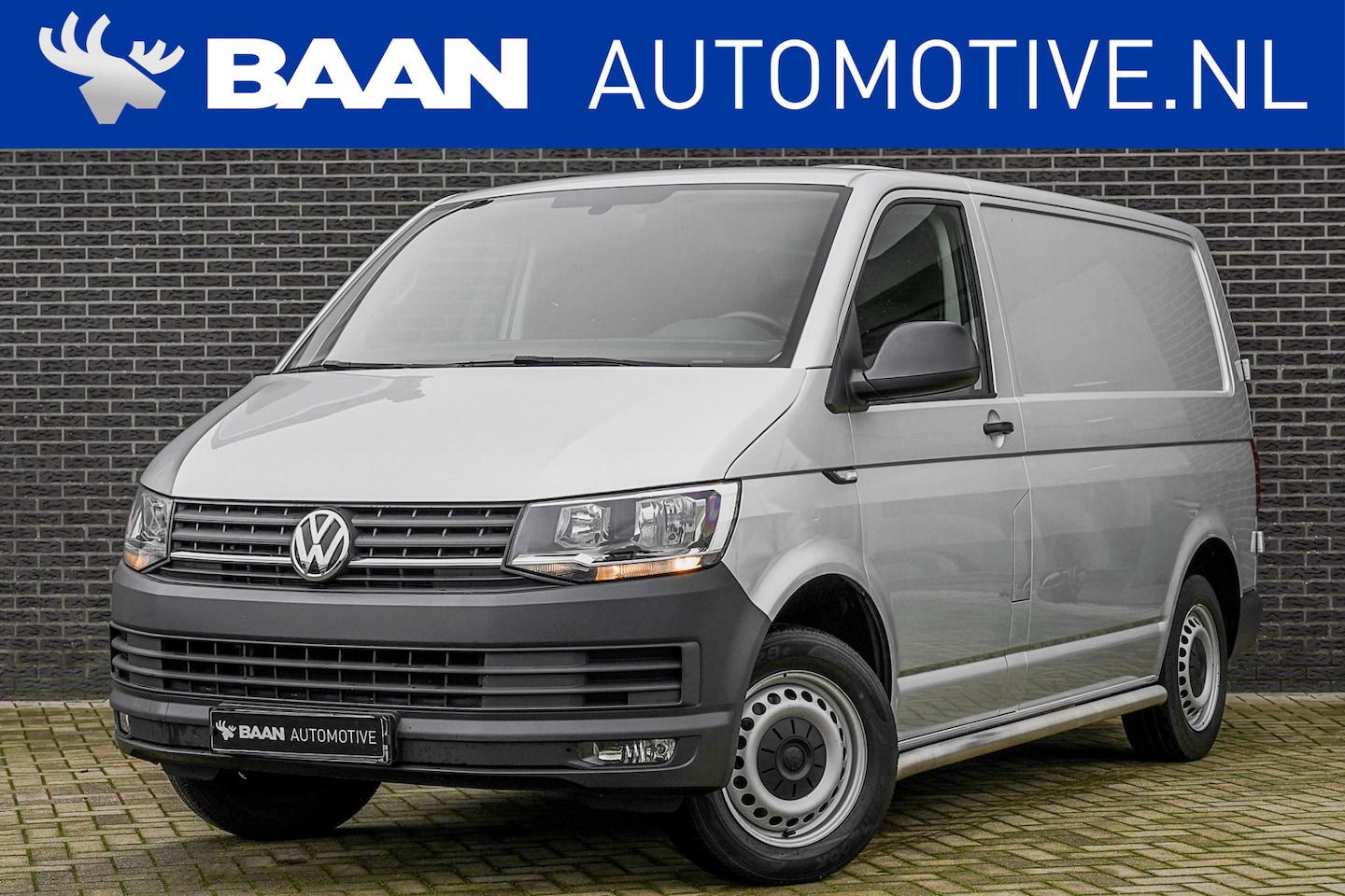 Volkswagen Transporter - 2.0 TDI L1H1 Comfortline | Airco | Vloer | Trekhaak | 3 Persoons - AutoWereld.nl