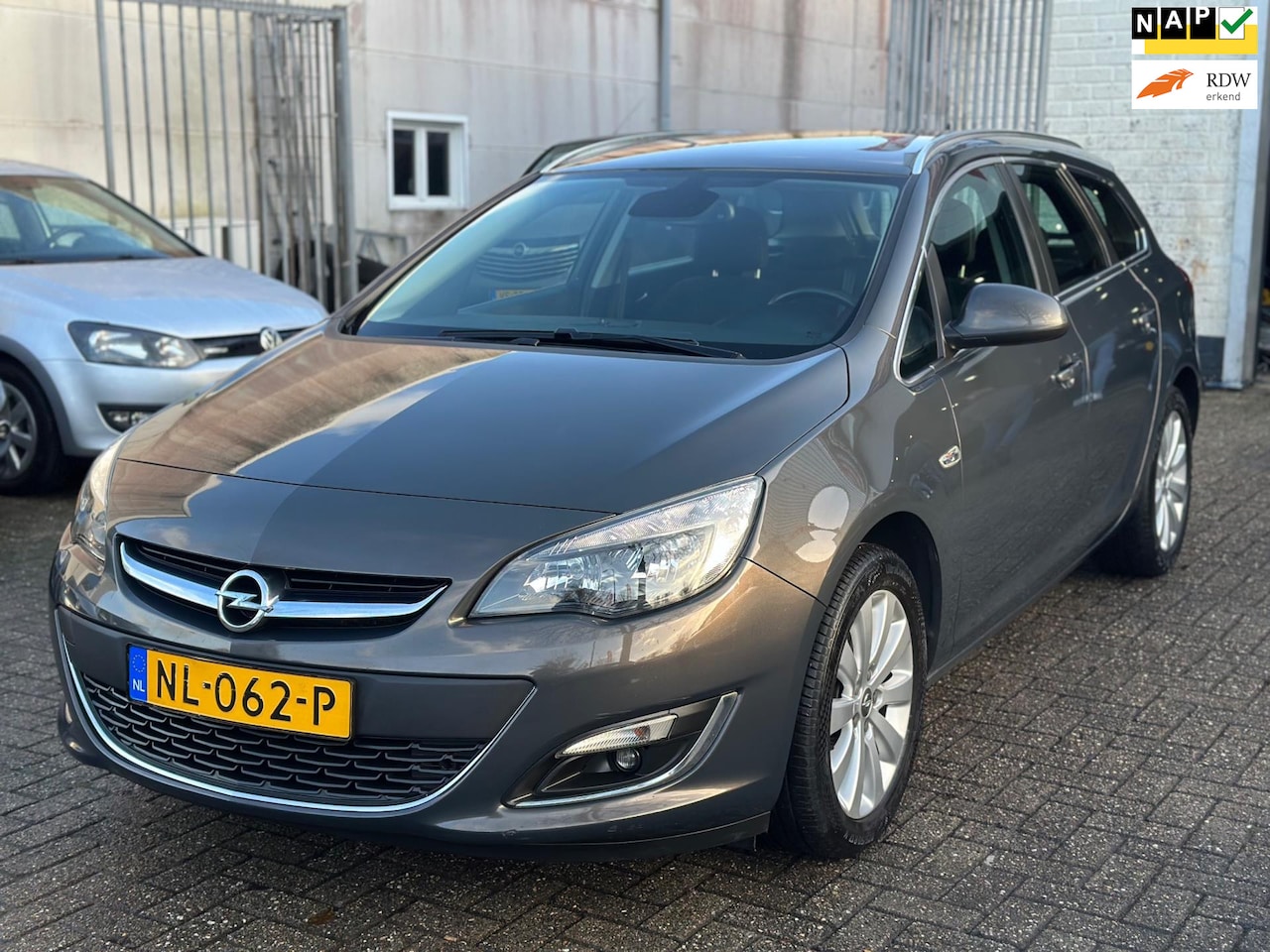 Opel Astra Sports Tourer - 1.6 CDTi Edition Bj:2016 Navi Stoelverwarming CruiseControl NAP - AutoWereld.nl