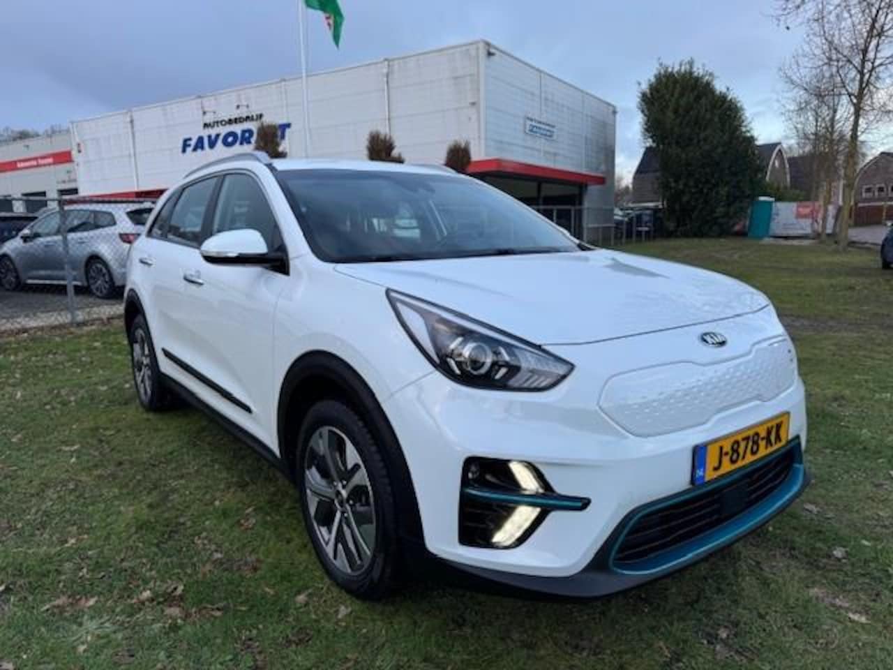 Kia e-Niro - DYNAMICLINE 64KWH/3 FASE/21900SUBSIDIE/HLEER/ACARPLAY/STOELVERW/FABRIEKSGARANTIE - AutoWereld.nl