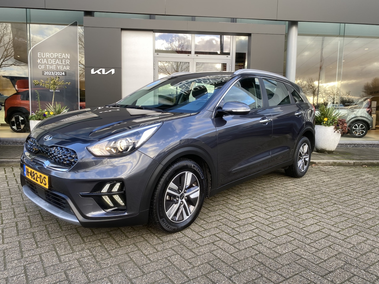 Kia Niro - 1.6 GDi Hybrid DynamicLine Trekhaak | Navi | Camera | EERSTE EIGENAAR Info Daan 0492-58896 - AutoWereld.nl