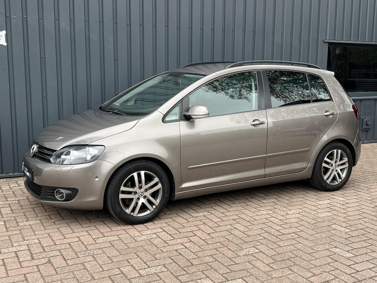 Volkswagen Golf Plus - 1.4 TSI Highline AUTOMAAT!/NAVIGATIE!/CLIMA!/ - AutoWereld.nl