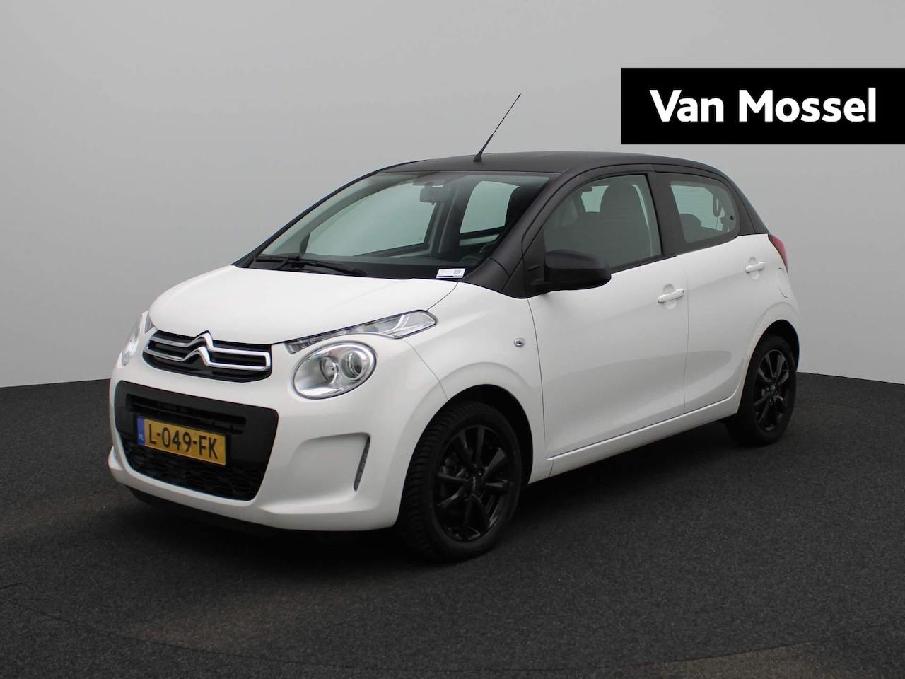 Citroën C1 - 1.0 VTi BLACK & WHITE EDITION | ZWARTE VELGEN | ZWART DAK | DIRECT LEVERBAAR - AutoWereld.nl