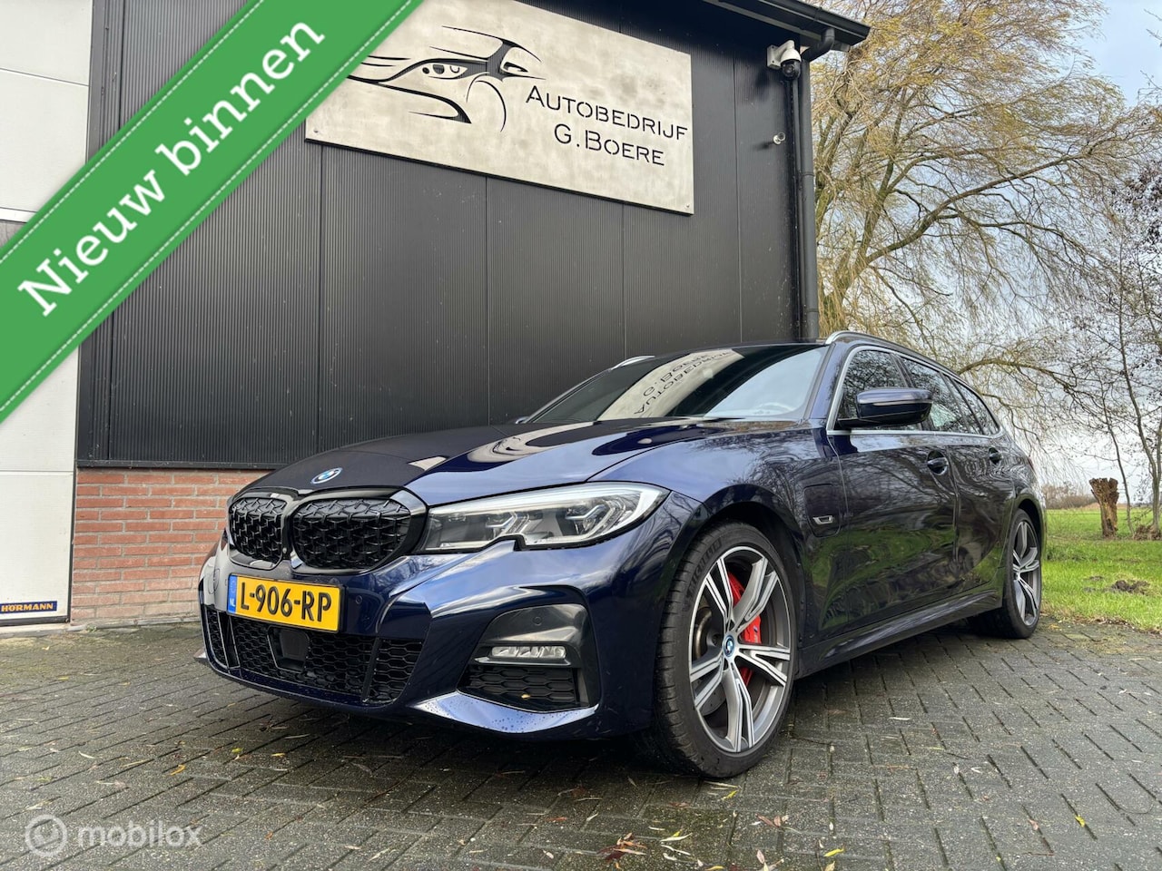 BMW 3-serie Touring - 330e M Sport individual, Bomvol, Pano - AutoWereld.nl