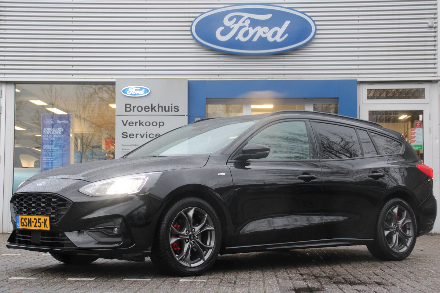 Ford Focus Wagon - 1.0EB ST-LINE AUTOMAAT | WINTERPACK | CAMERA | NAVI | CLIMA | CRUISE | DESIGN PACK | DEALE - AutoWereld.nl