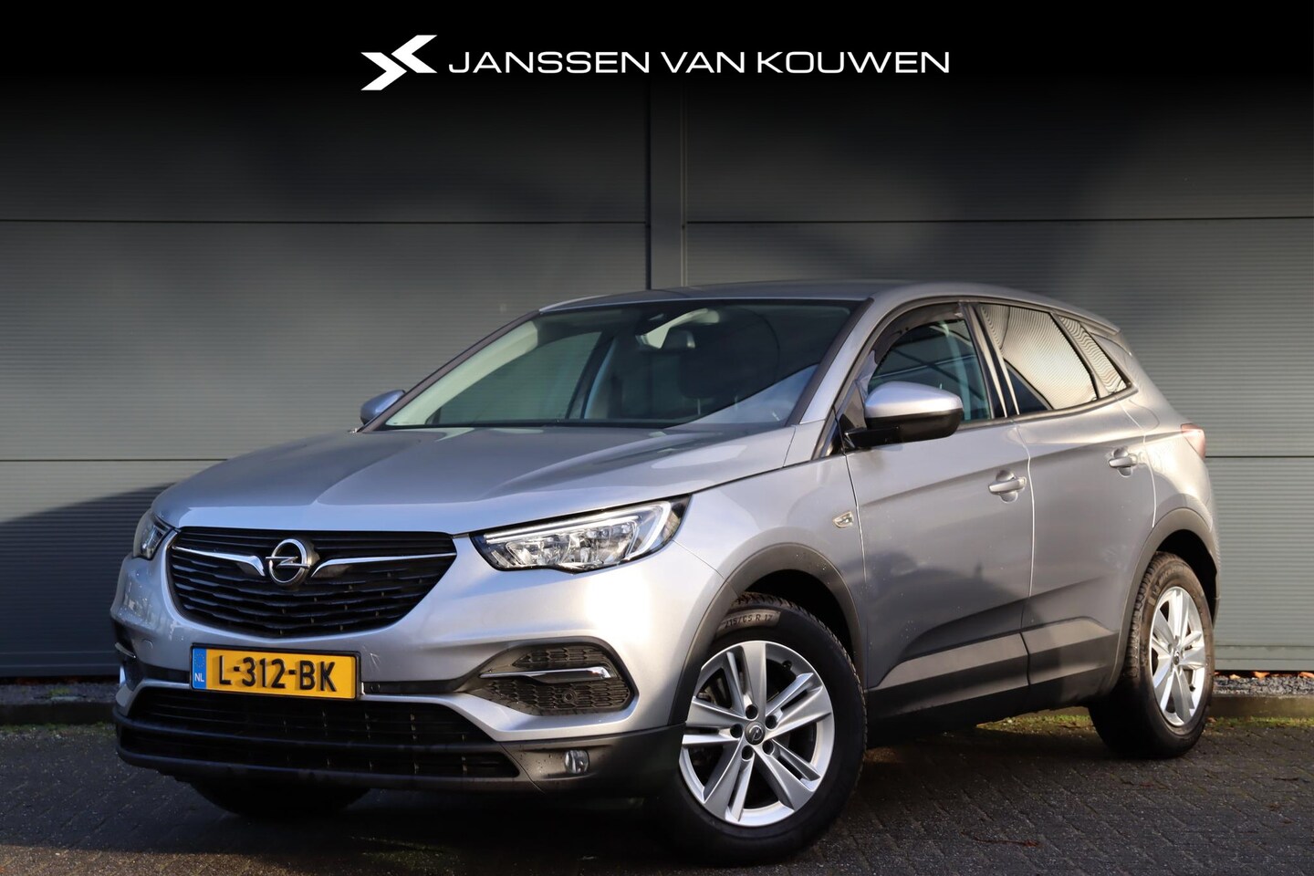 Opel Grandland X - 1.2 Turbo Edition / Automaat / Trekhaak / Camera / Navi - AutoWereld.nl