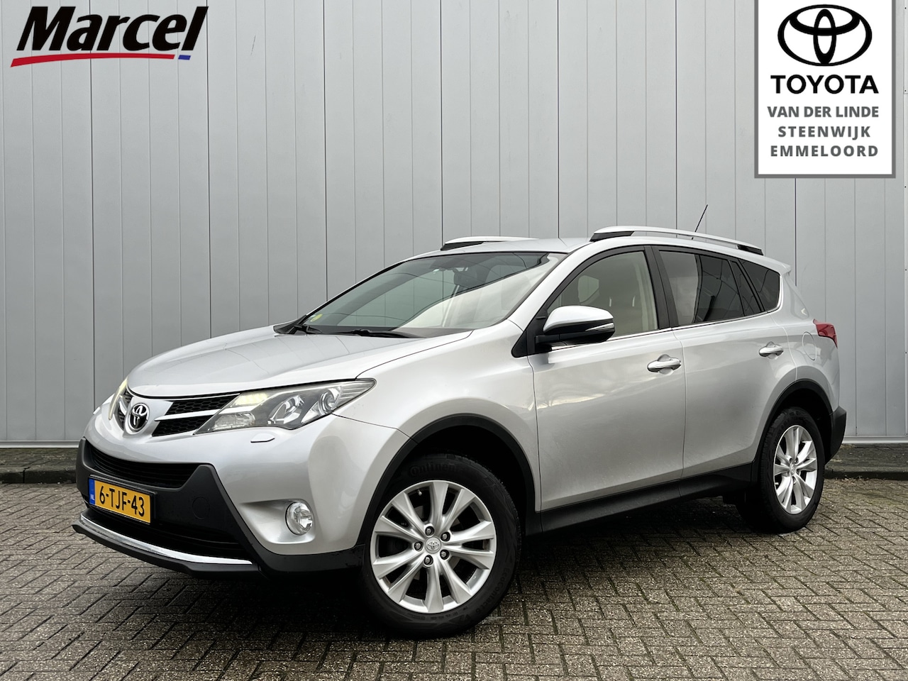 Toyota RAV4 - 2.2D Executive Business 4WD Leder Stoelverwarming BTW AUTO - AutoWereld.nl